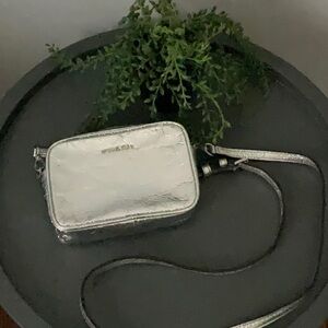 KORS CROSSBODY